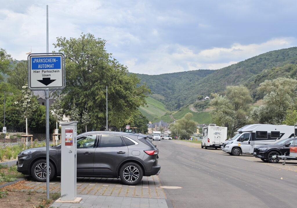 Bernkastel-Kues Parkplatz an der Mosel