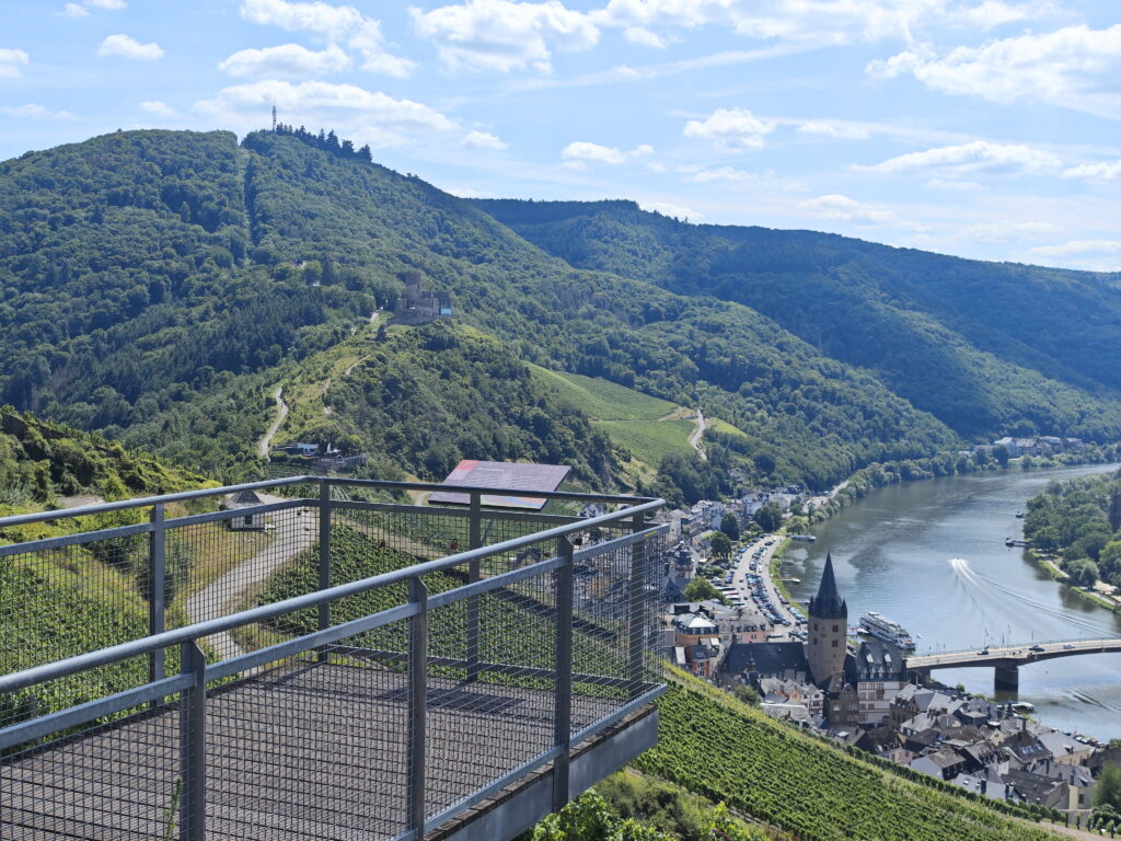 Bernkastel-Kues Skywalk in den Weinbergen des Bernkasteler Doctor
