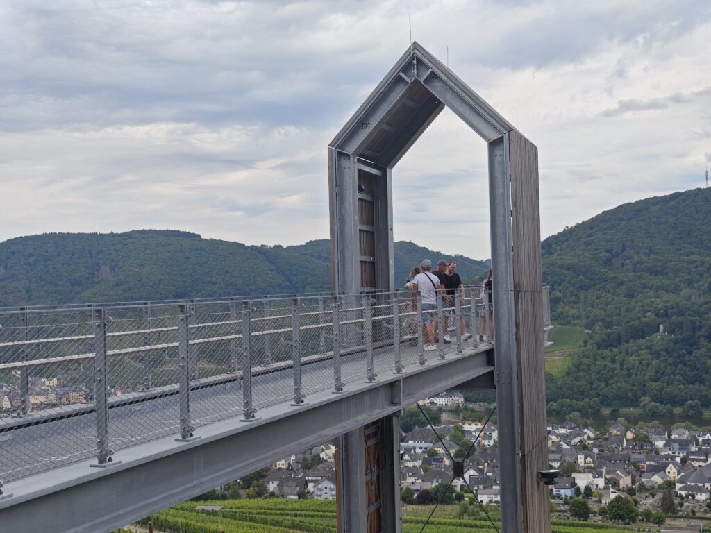 Skywalk Bernkastel-Kues - auf dem Kueser Plateau mitten in den Weinbergen
